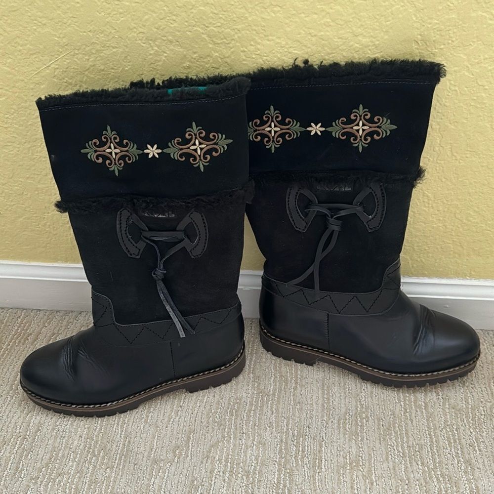 Dival Women’s Leather & Suede Winter Boots, Size 39